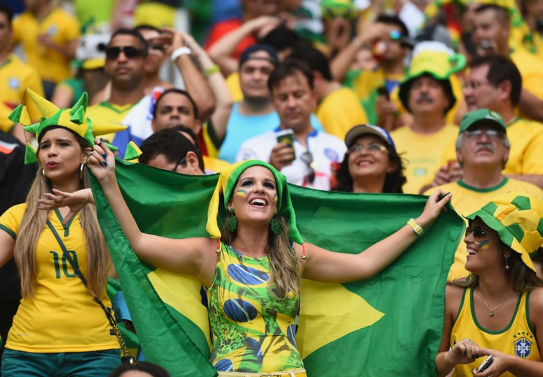 FOTO 2: Torcida da seleção brasileiro durante a copa do Mundo de 2018, essa é sem dúvida uma das torcidas mais calorosas do mundo (Imagem: Reprodução)